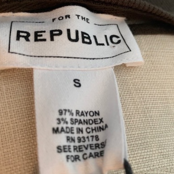 "For the Republic" NWT Women's Scoop neck Knit Top - Picture 12 of 14